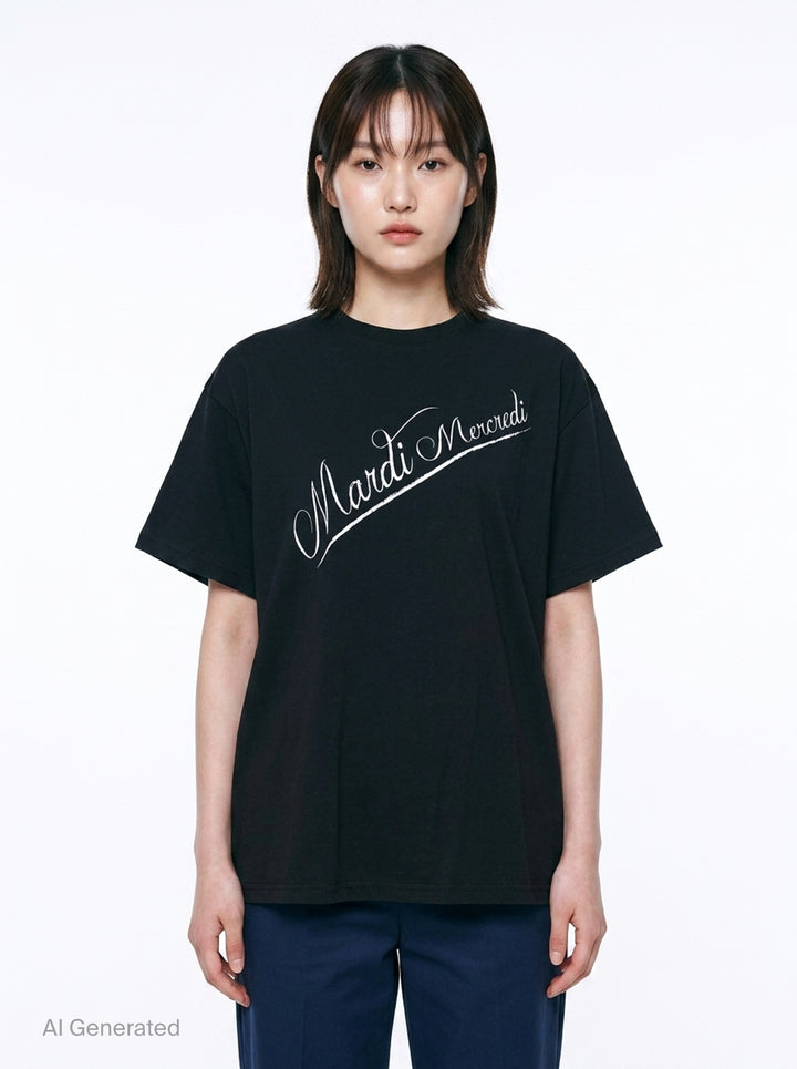 Script Logo Diagonal Tee | Mardi Mercredi | Club21 - front