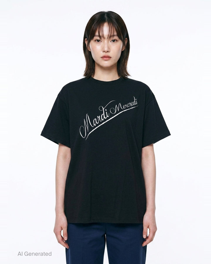 Script Logo Diagonal Tee | Mardi Mercredi | Club21 - front