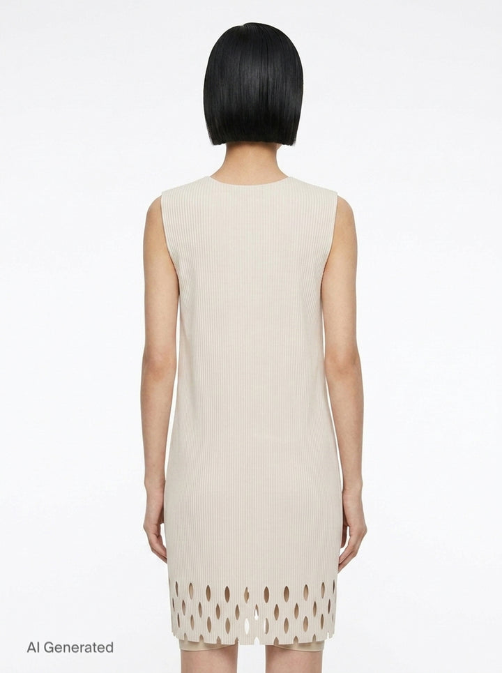 Aperture Pleats Dress | me Issey Miyake | Club21 - back