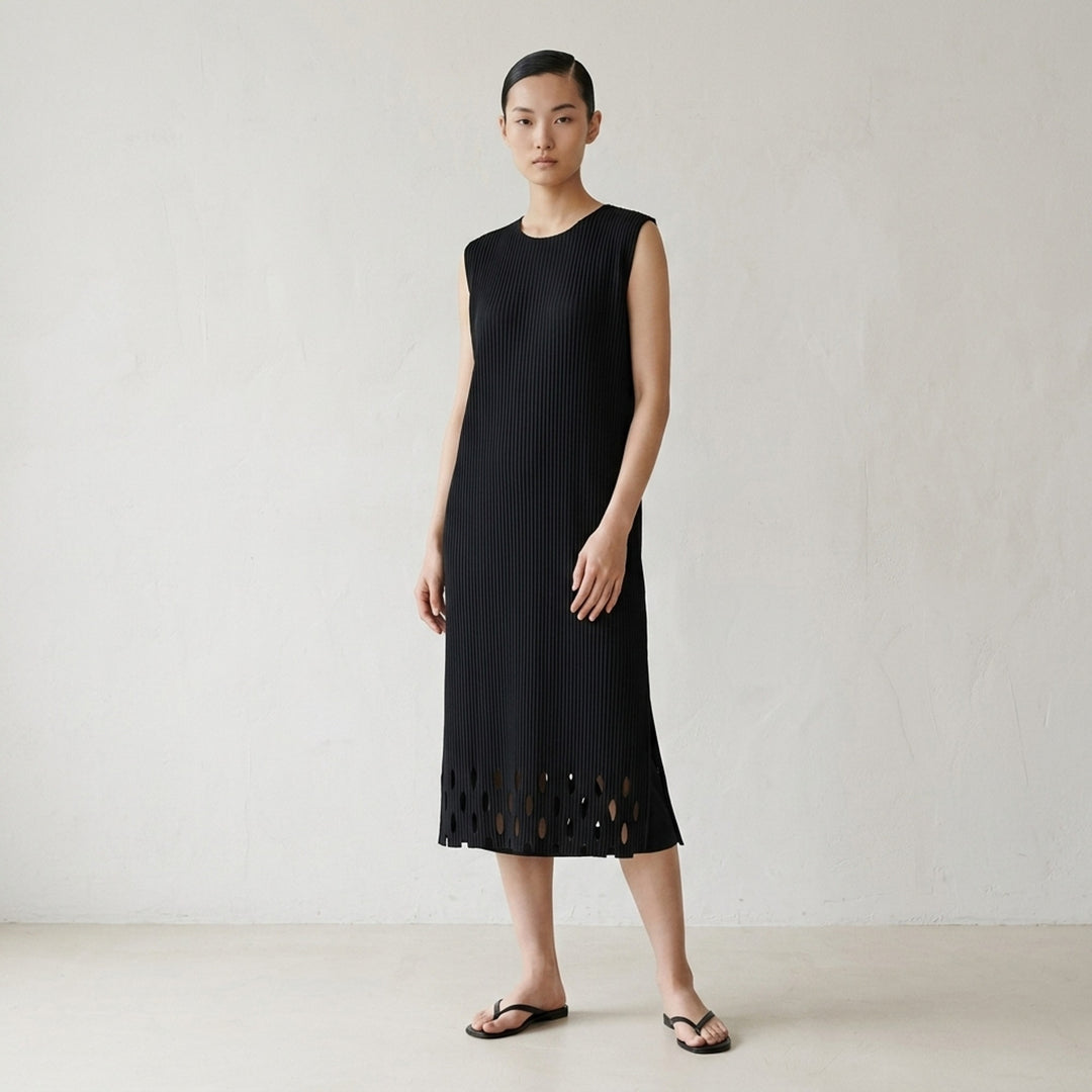 Aperture Pleats Dress | me Issey Miyake | Club21 - lifestyle