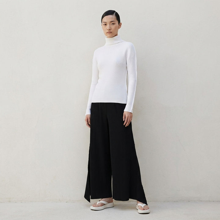 Knit Stretch Pleats Turtleneck Top | me Issey Miyake | Club21 - lifestyle