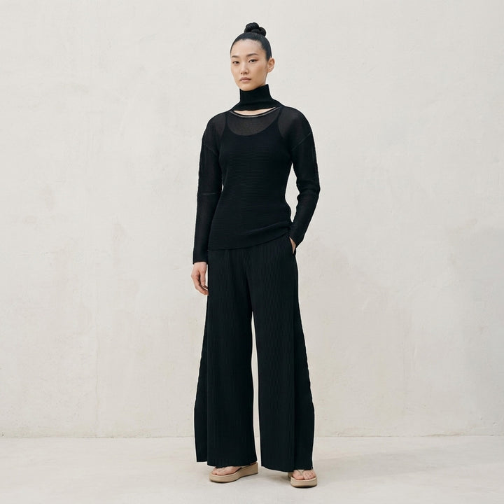 Knit Stretch Pleats Turtleneck Top | me Issey Miyake | Club21 - lifestyle