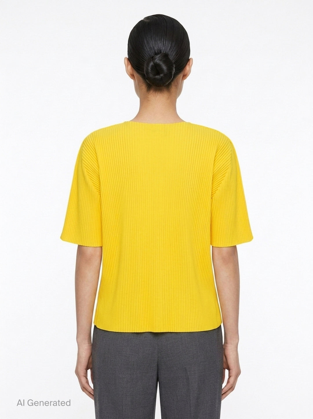 Round Pleats | me Issey Miyake | Club21 - back