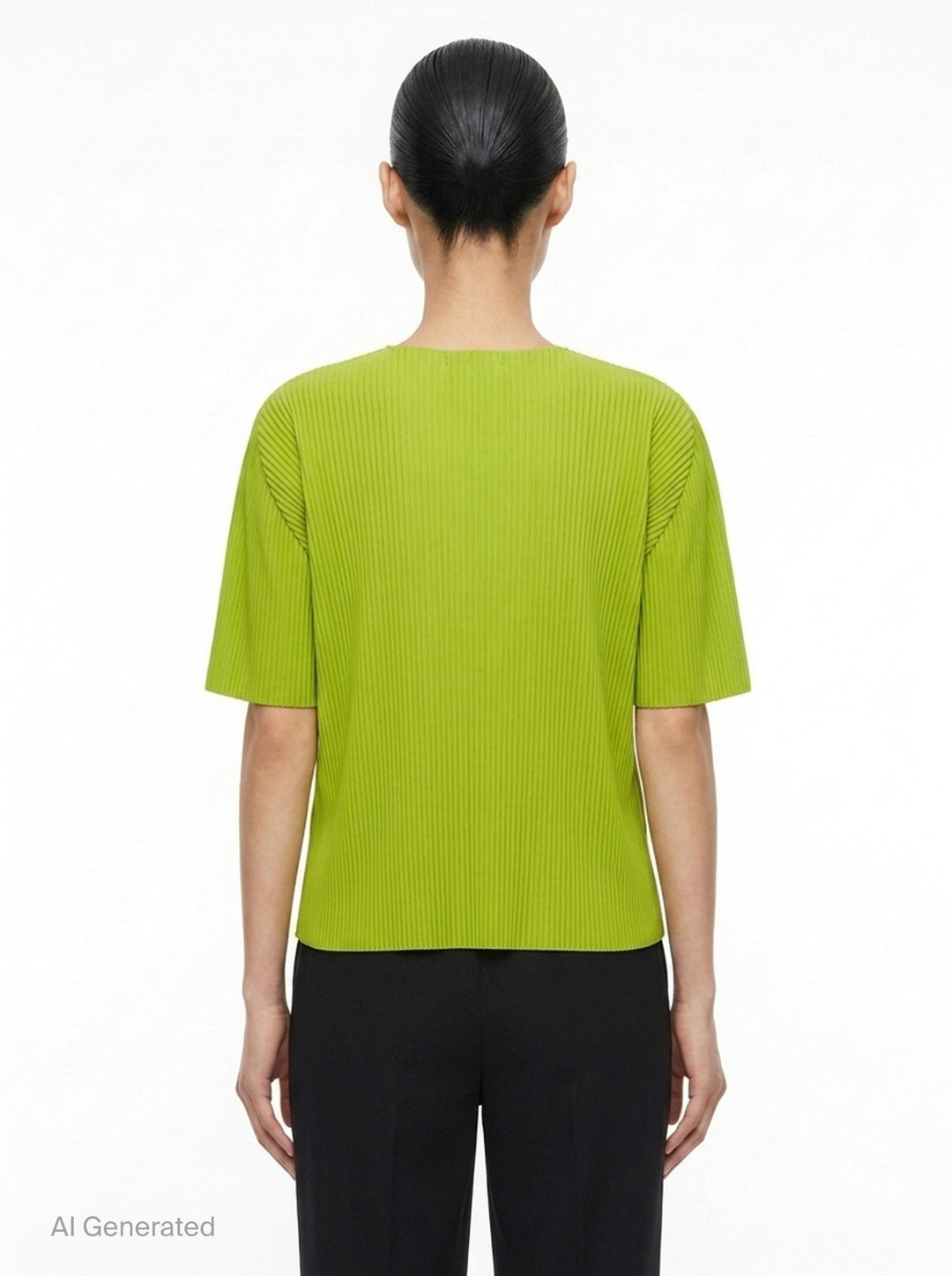 Round Pleats | me Issey Miyake | Club21 - back