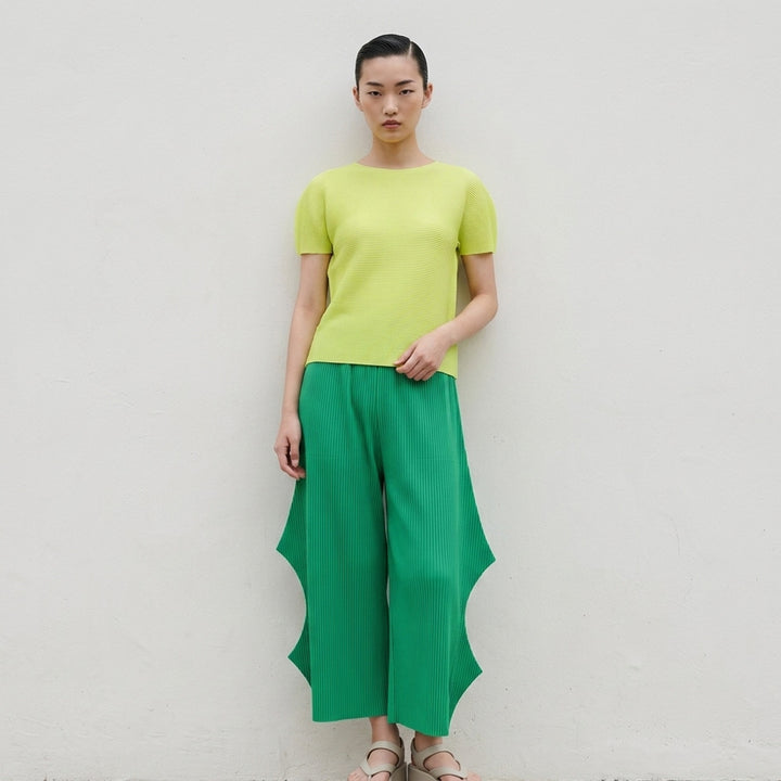 Stretch Pleats Short Sleeve Top | me Issey Miyake | Club21 - lifestyle