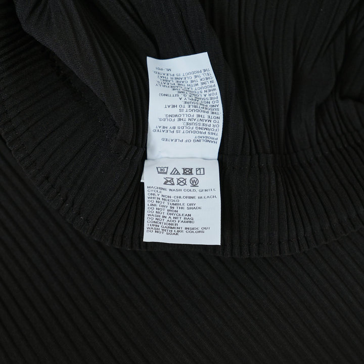 Club21 - me ISSEY MIYAKE - Fine Knit Pleats Bottom 1 Curve Pants - PLEATED PANTS - Black