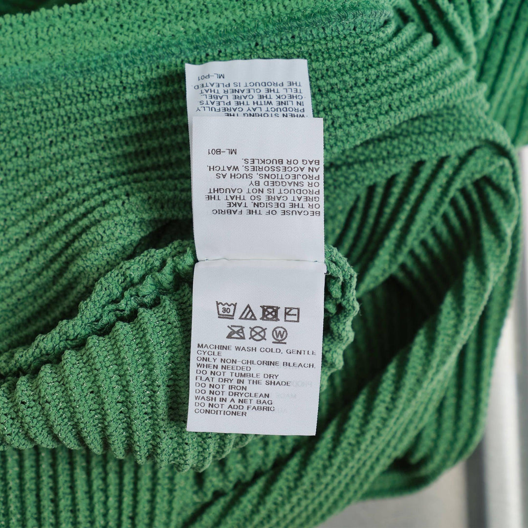Club21 - me ISSEY MIYAKE - Fuwa Fuwa Mesh Pleats Top - PLEATED TOPS - Sage Green