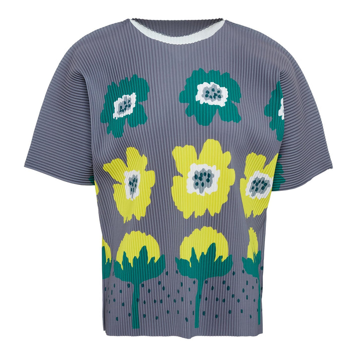 Club21 - me ISSEY MIYAKE - Grow Fine Knit Pleats T Top - PLEATED TOPS - Charcoal-Hued